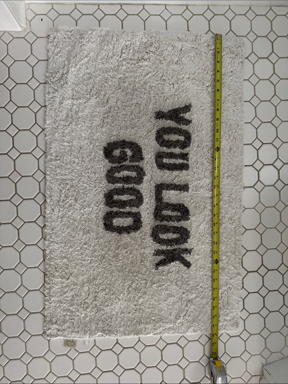 Plush Shag Bath Mat with 'YOU LOOK GOOD' Text - Light Gray